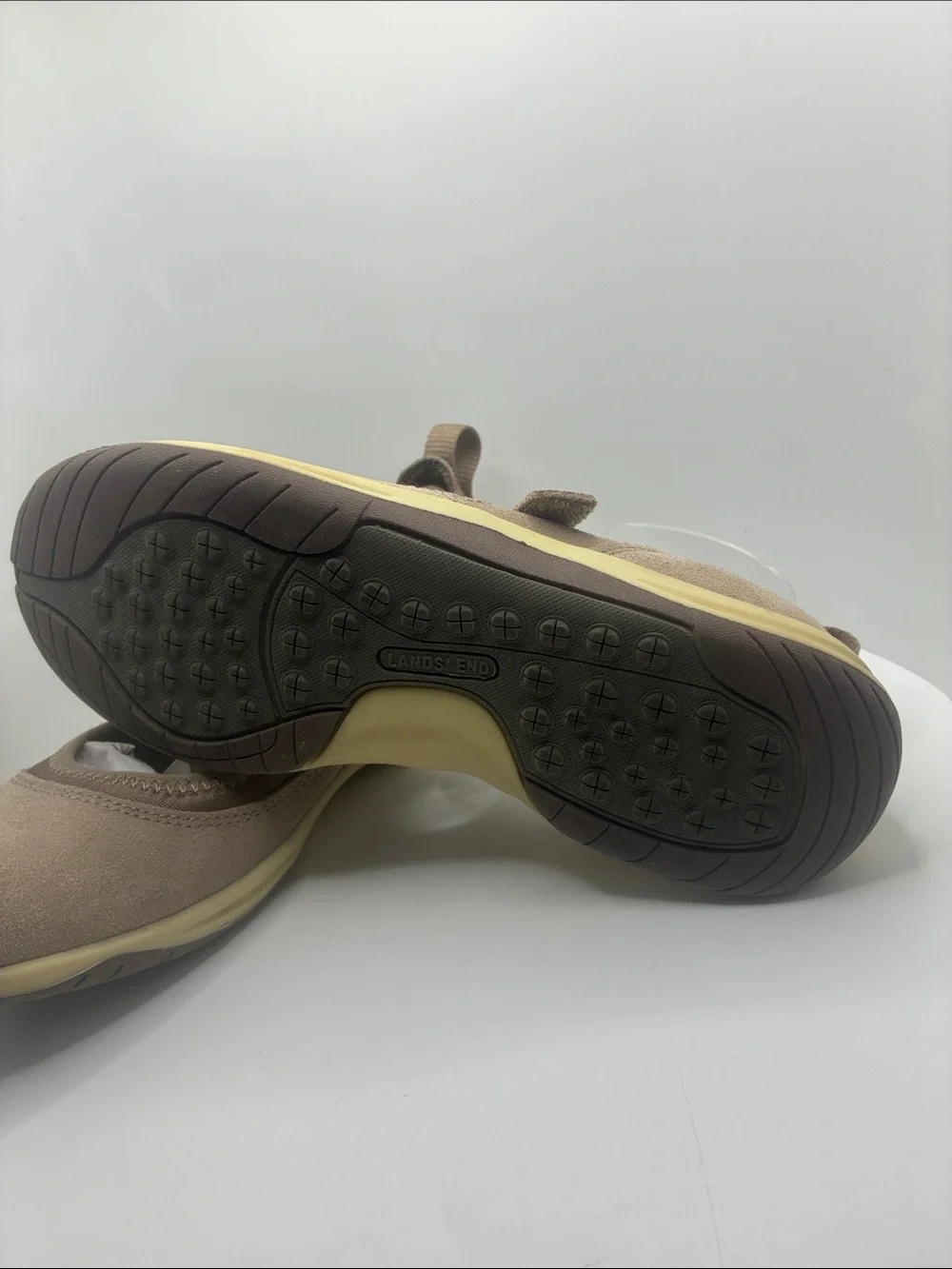 LANDS END WOMANS TAN MARY JANE STYLE SHOES / SIZE 6B SUEDE LEATHER/ STITCH DESIG